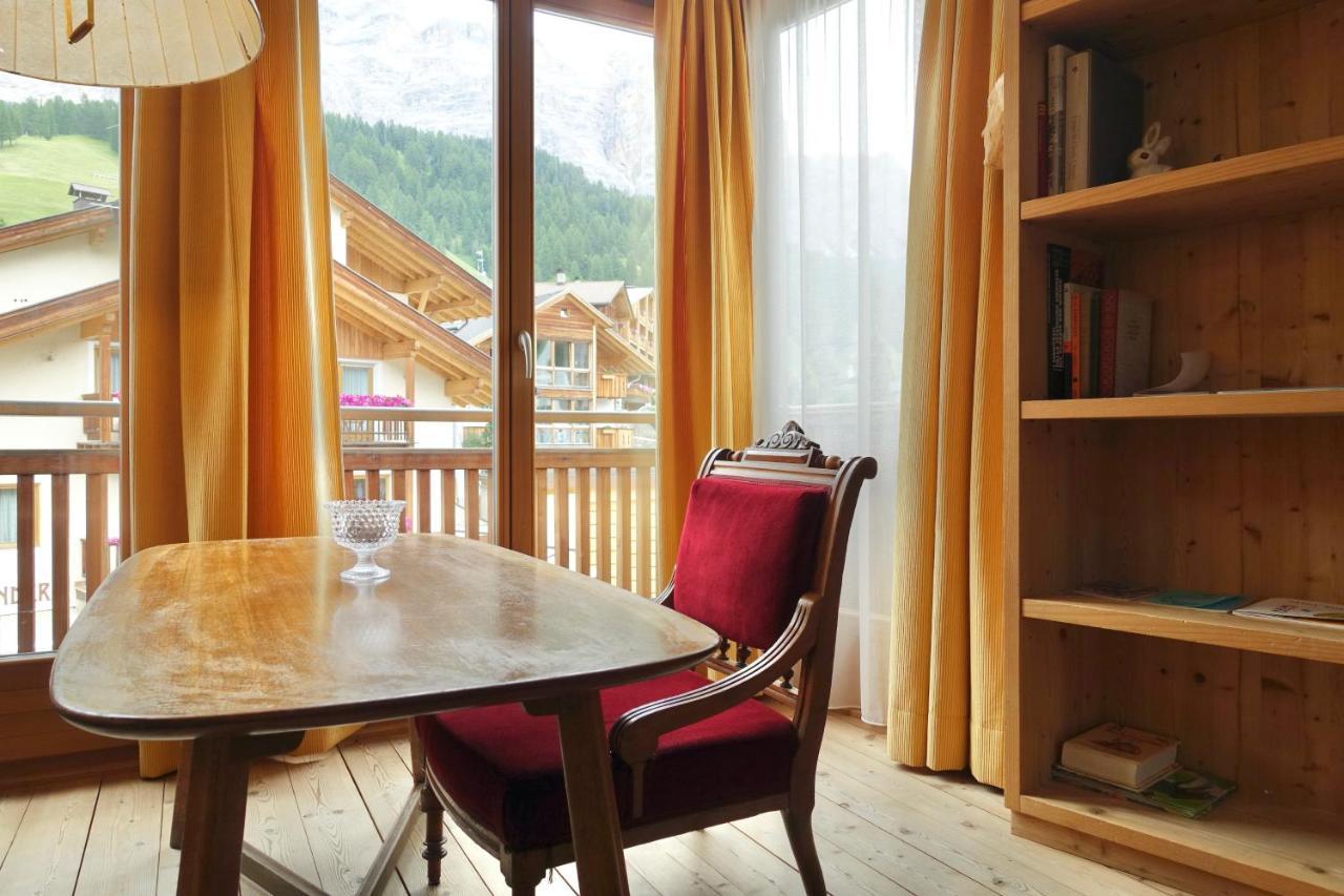Apartments Da La Vedla Flats San Cassiano  Luaran gambar
