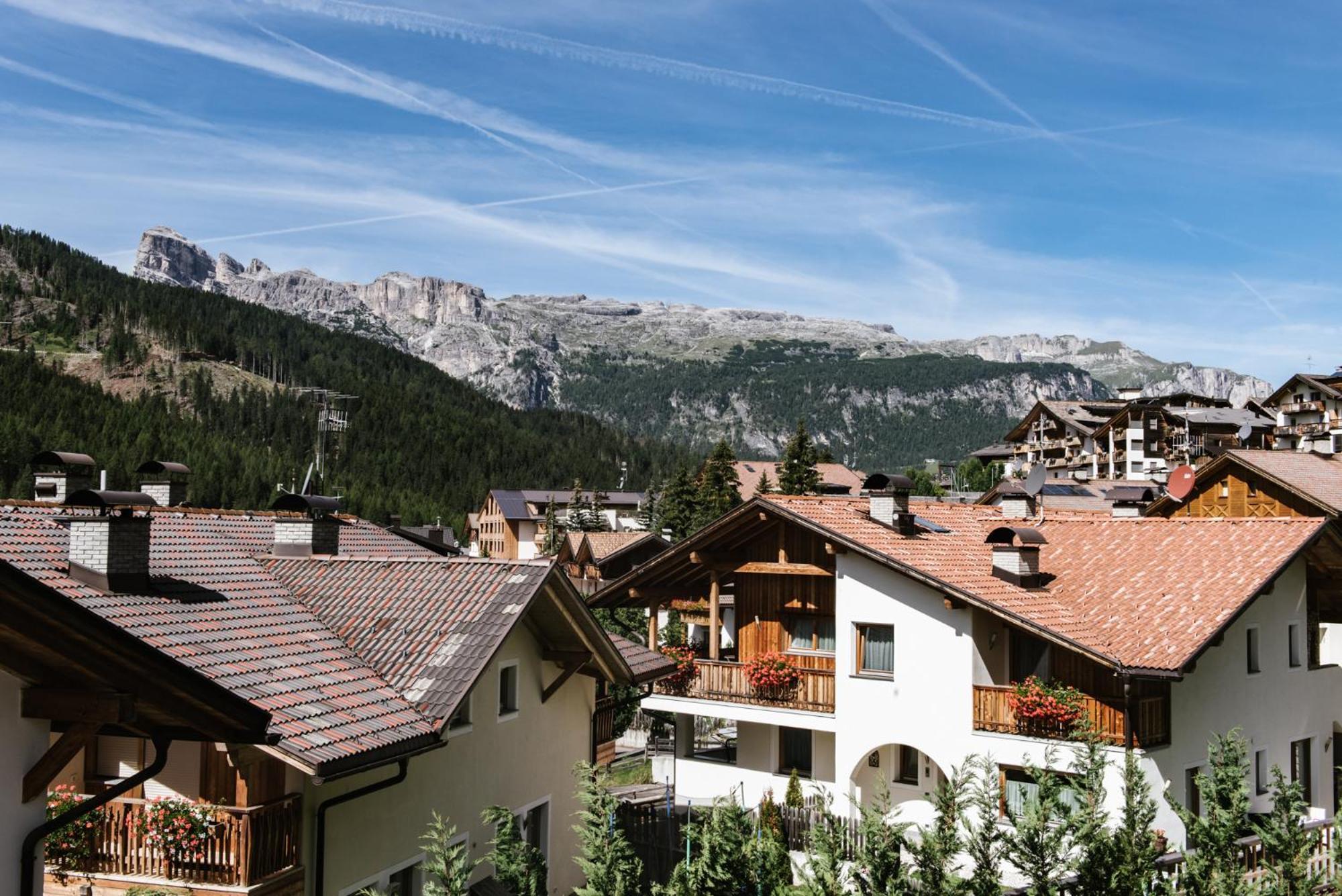 Apartments Da La Vedla Flats San Cassiano  Luaran gambar